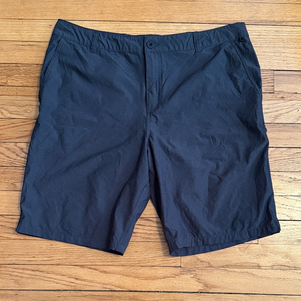 gray hybrid board short size 36